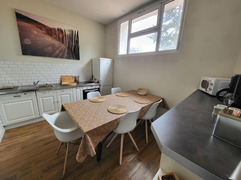 Apartamento Le P'Tit Nid Parthenay Exterior foto