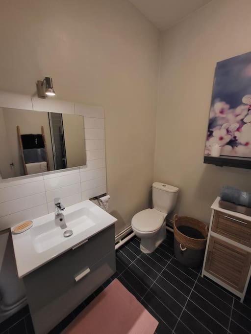 Apartamento Le P'Tit Nid Parthenay Exterior foto